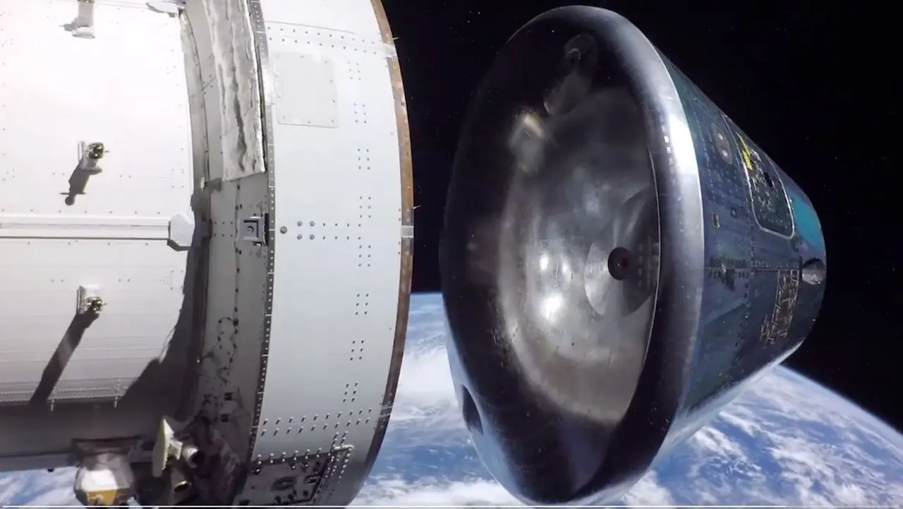 这段令人惊叹的NASA视频展示了阿尔忒弥斯2号猎户座舱与服务舱分离的精确时刻，我们无法停止观看。
