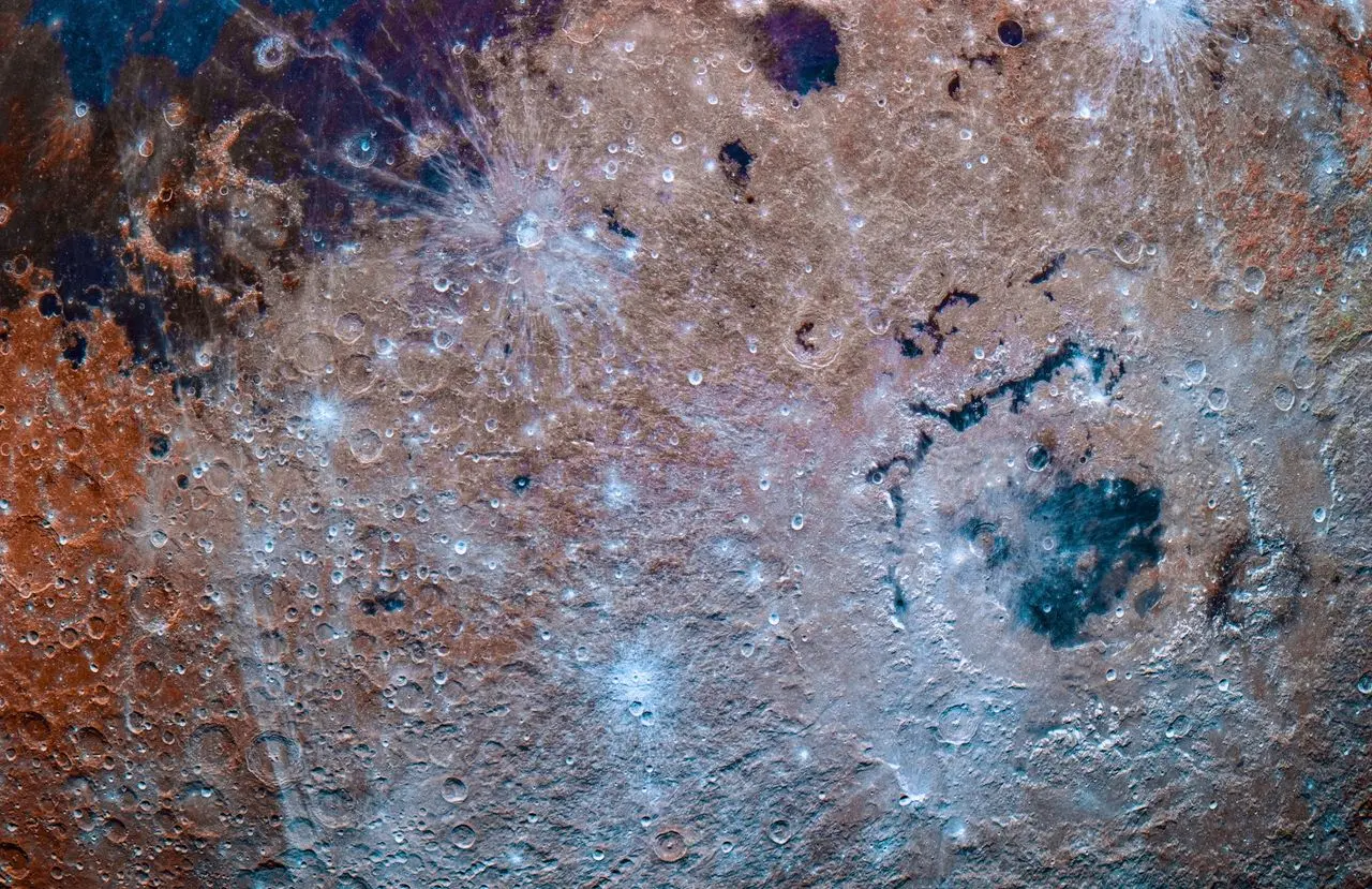 NASA的阿尔忒弥斯2号任务指挥官与天体摄影师合作,拍摄了月球背面令人惊叹的前所未见画面