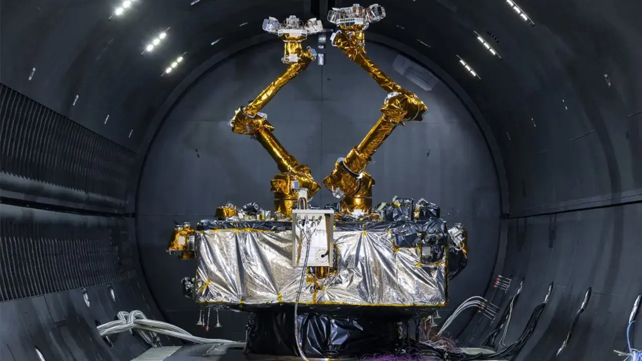 DARPA正在为2026年发射的深空机器人维修卫星做准备