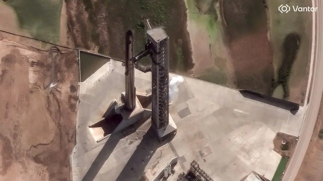 星舰 V3 从太空拍摄:卫星捕捉到 SpaceX 超级火箭在发射台的精彩照片