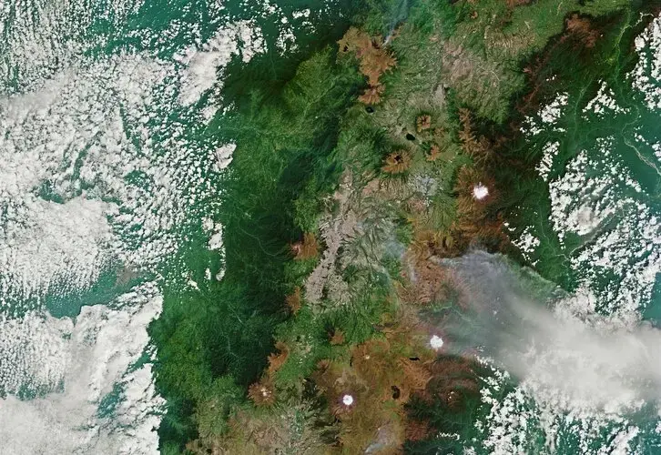 从太空看地球:基多的火山地貌